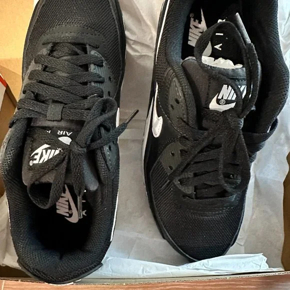 9.5 W Air Max 90 Black/White Leather and suede - Picture 3 of 5